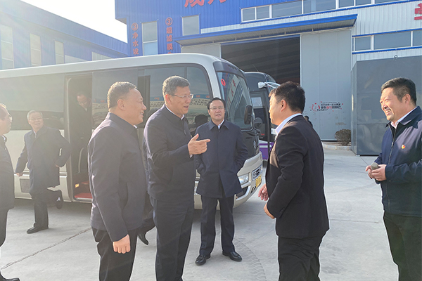 赤峰市黨政考察團蒞臨遼寧一諾環境產業集團有限公司進行參觀考察 赤峰市黨政考察團蒞臨遼寧一諾環境產業集團有限公司進行參觀考察