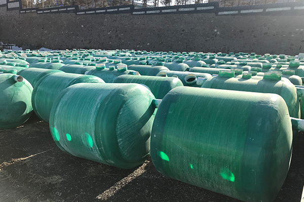 玻璃鋼化糞池購(gòu)買(mǎi)的時(shí)候都要考慮到哪幾個(gè)因素 玻璃鋼化糞池購(gòu)買(mǎi)的時(shí)候都要考慮到哪幾個(gè)因素